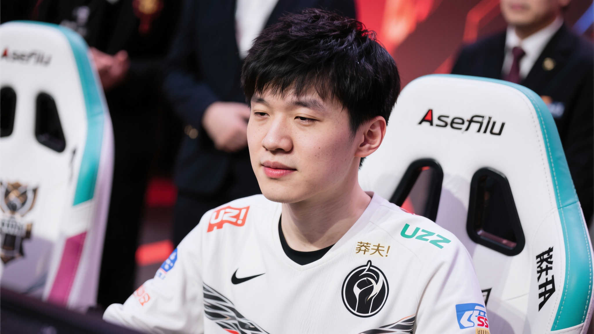 三、心态与坚持：从争议到尊重
当然，提